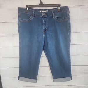 Levi's Classic Blue Cropped Jeans